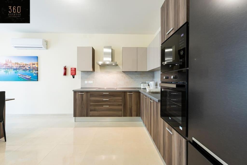 Designer 3br Home, W/ Lovely Views & Wifi By 360 Estates Apartment *